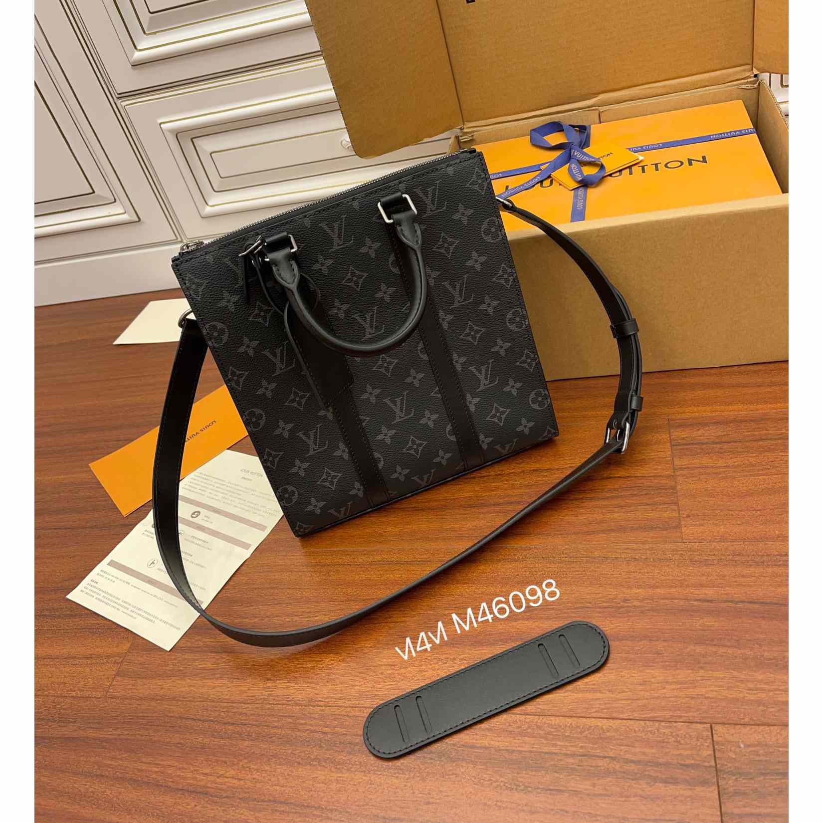 Louis Vuitton Sac Plat Cross Bag (26x28.5x6CM)   M46098 - DopestKickz
