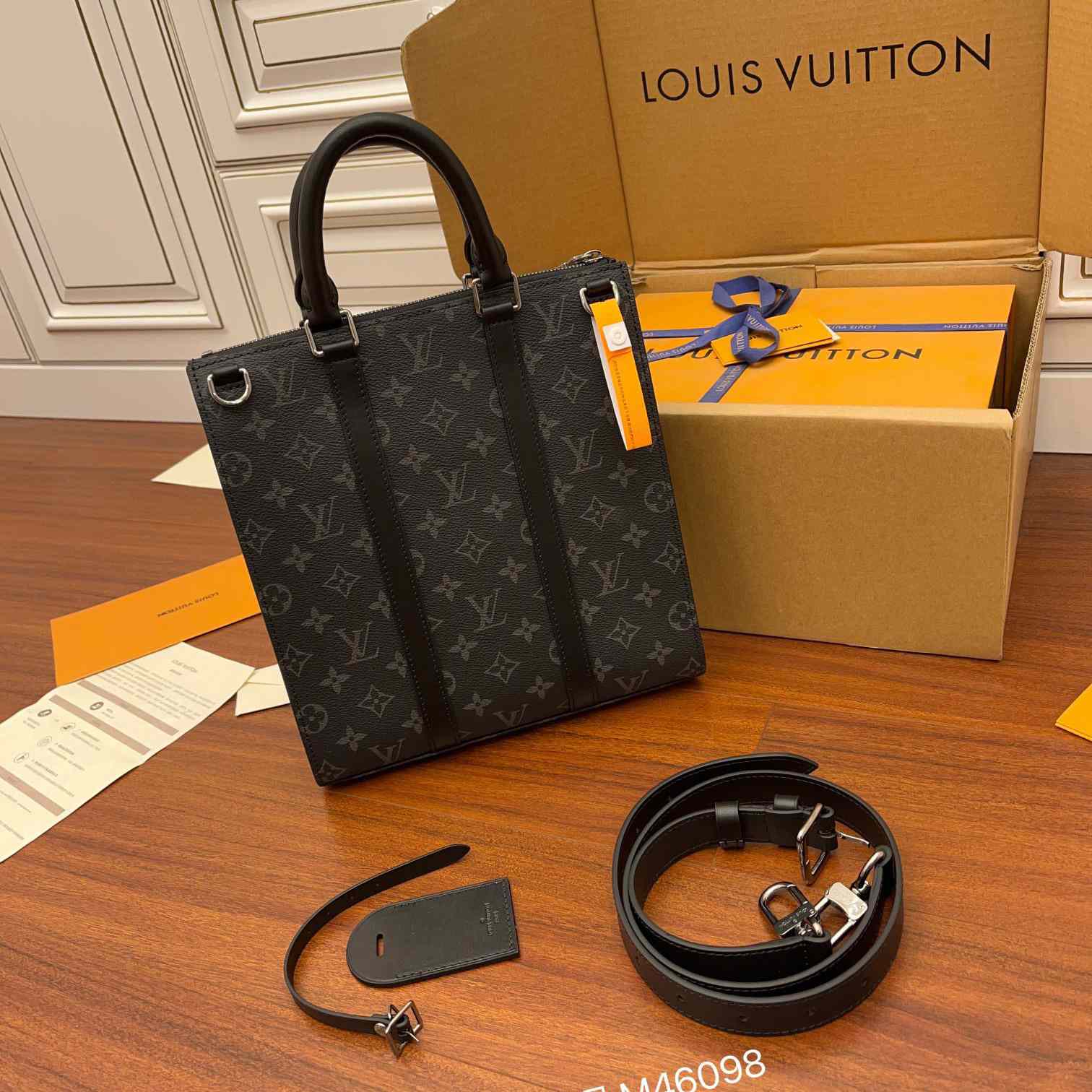 Louis Vuitton Sac Plat Cross Bag (26x28.5x6CM)   M46098 - DopestKickz