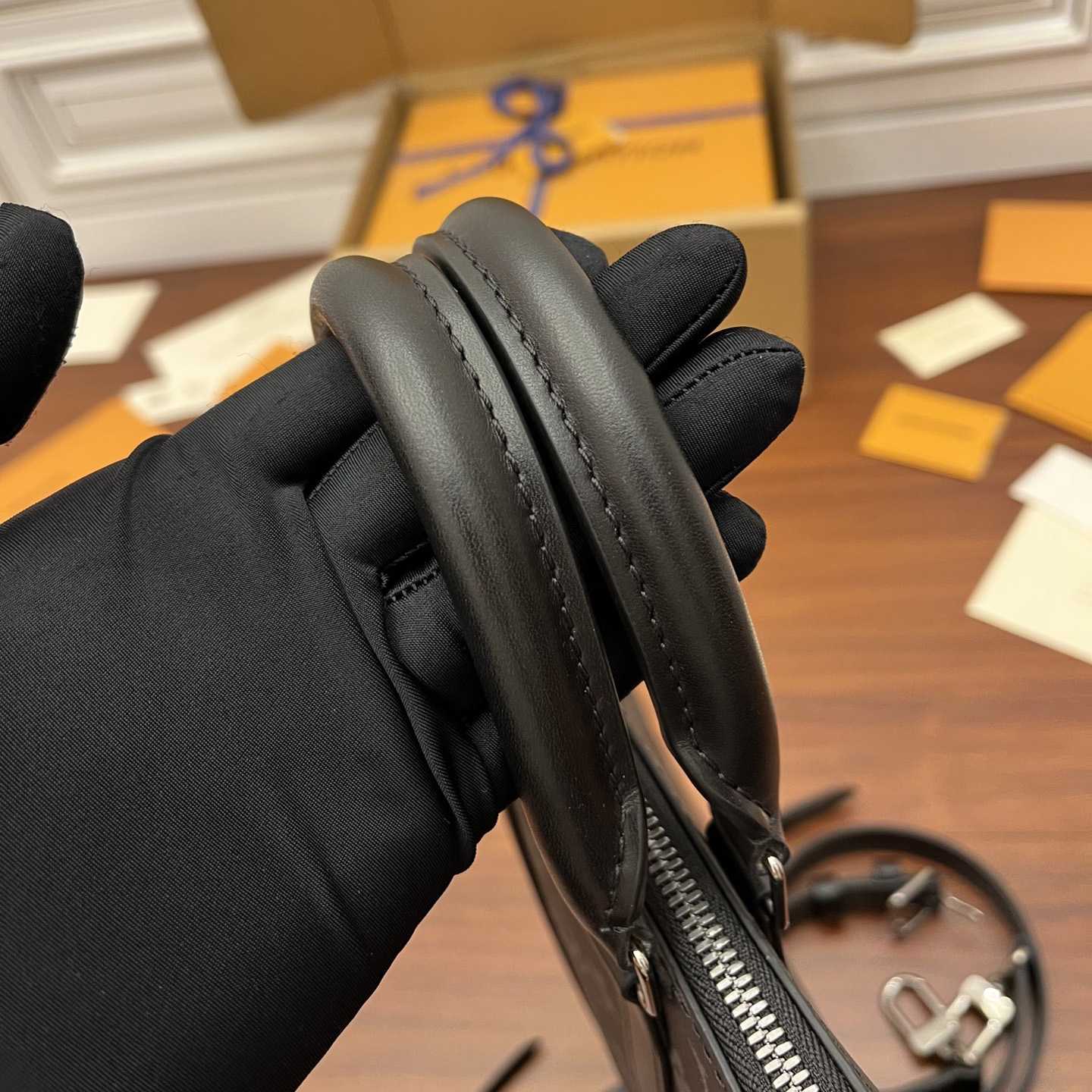 Louis Vuitton Sac Plat Cross Bag (26x28.5x6CM)   M46098 - DopestKickz