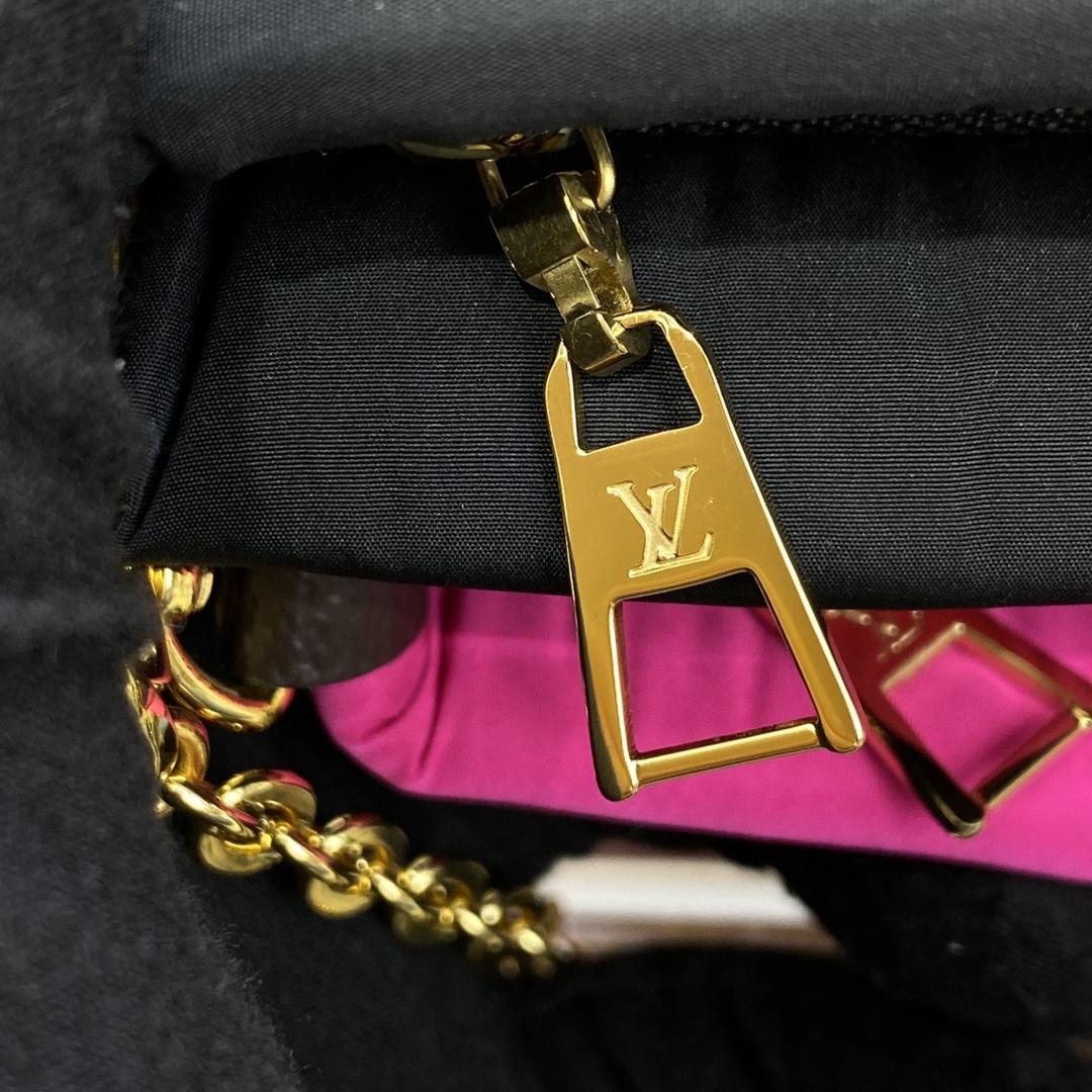 Louis Vuitton Maxi Multi Pochette Accessories(24*13.5*4cm)    M58980 - DopestKickz