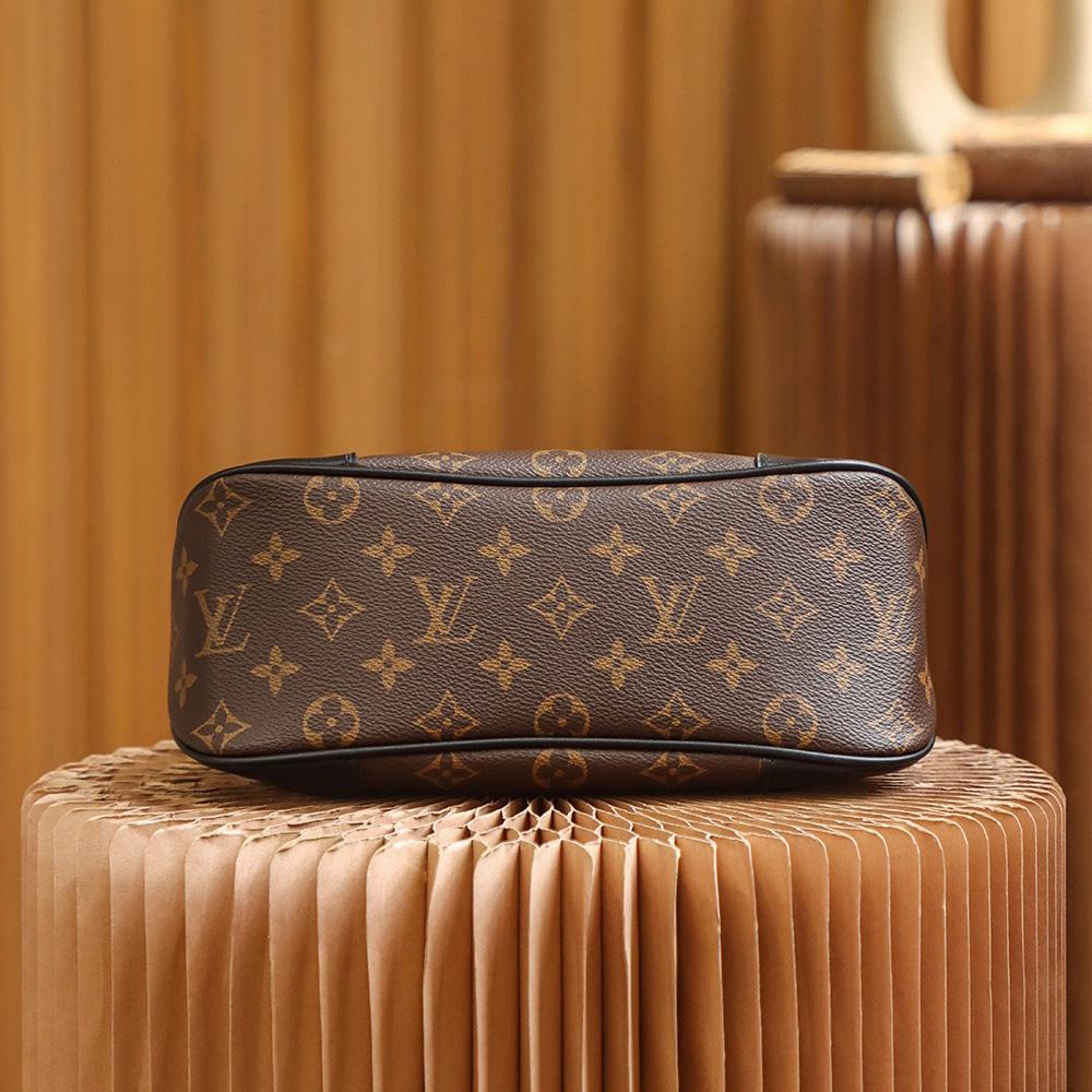 Louis Vuitton Boulogne(29*16*9.5cm)     M45831 - DopestKickz