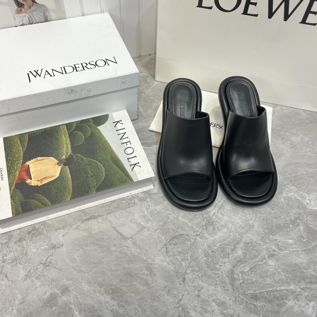 Jw Anderson Bumper-Tube Leather Mules - DopestKickz