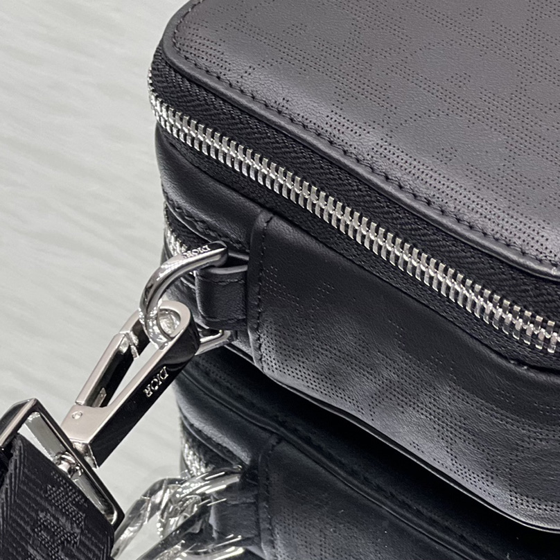 Dior Pouch with Strap - DopestKickz