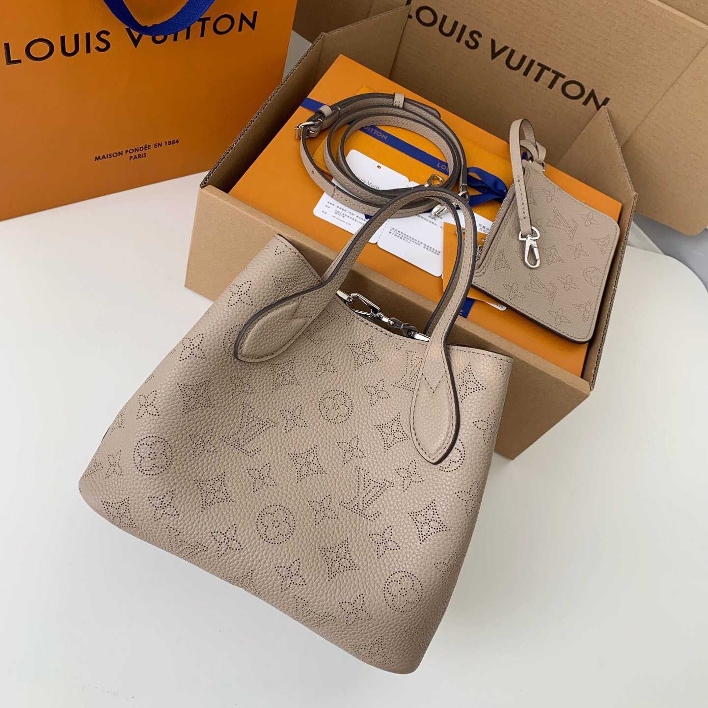 Louis Vuitton Blossom PM   M21849 - DopestKickz