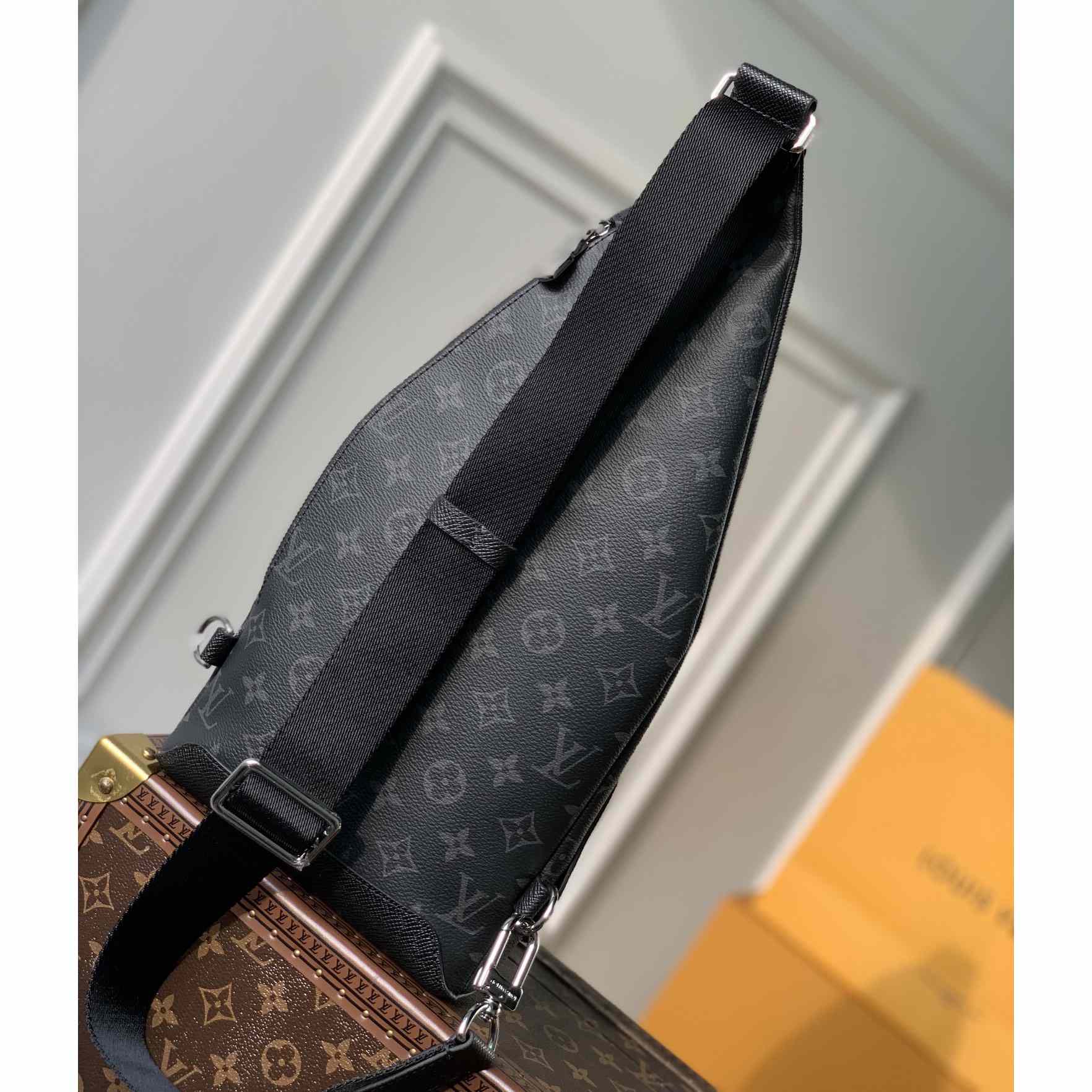 Louis Vuitton Duo Sling Bag(20-42-6cm)       M30936 - DopestKickz
