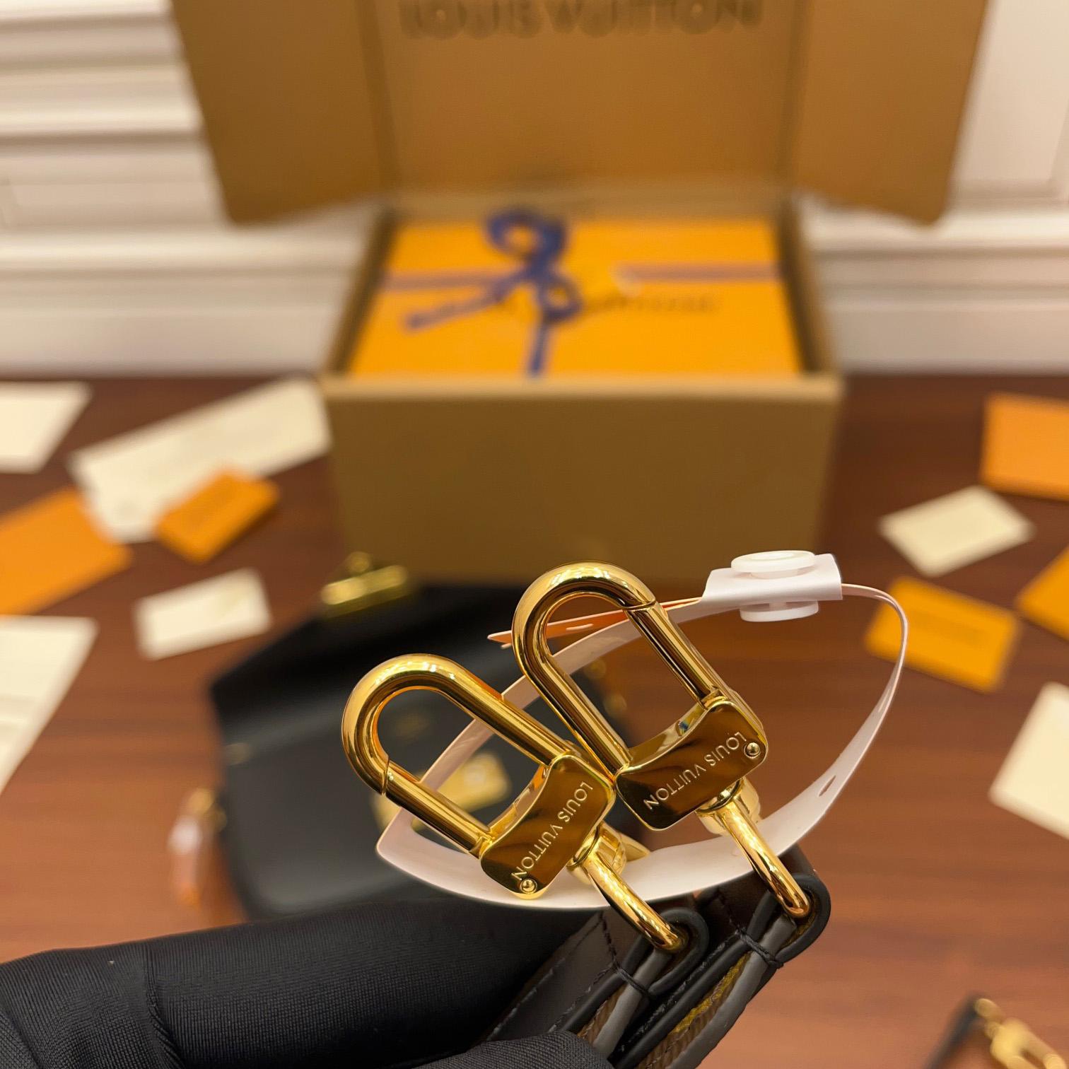 Louis Vuitton Swing Bag   M20393 - DopestKickz