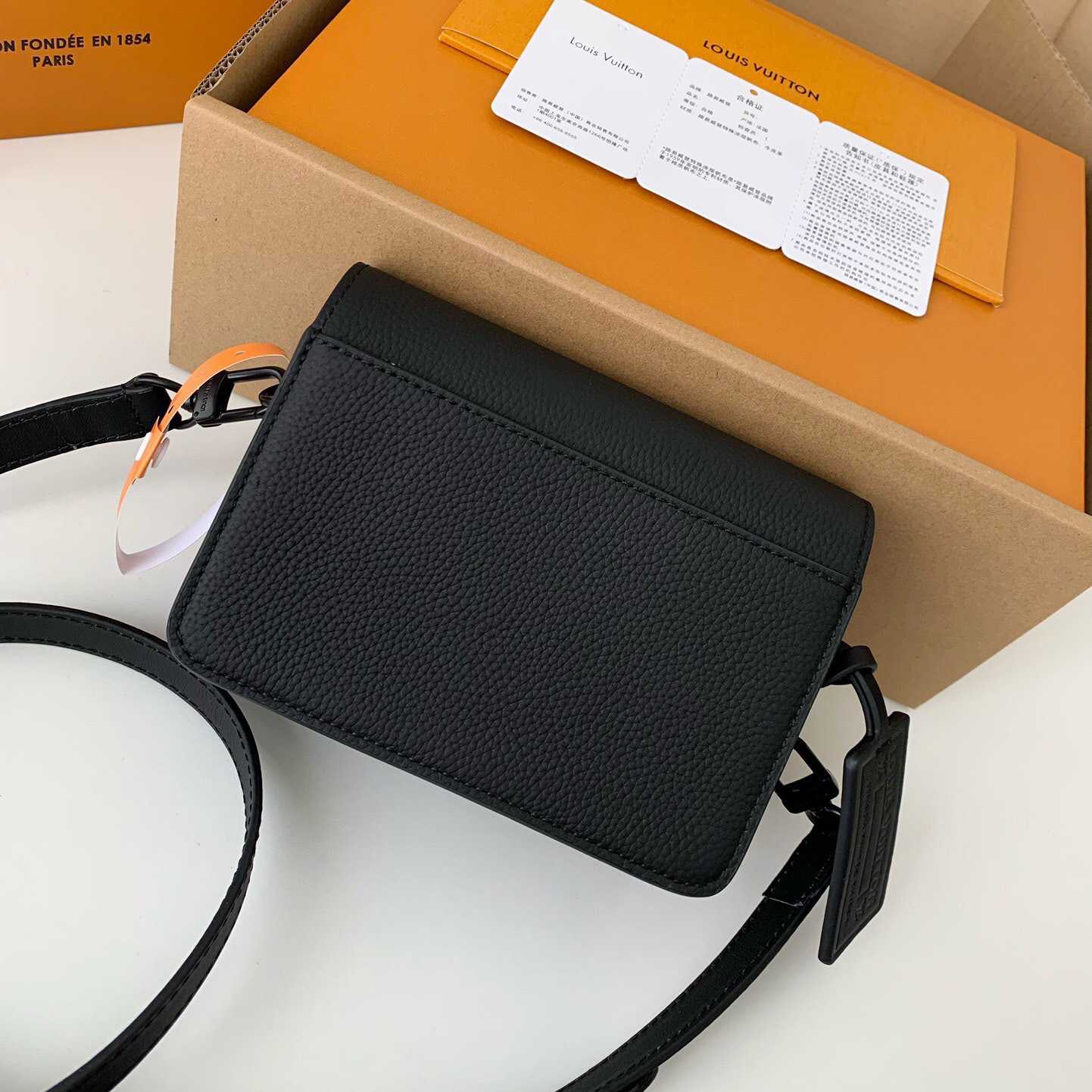 Louis Vuitton Fastline Wearable Wallet   M82085 - DopestKickz