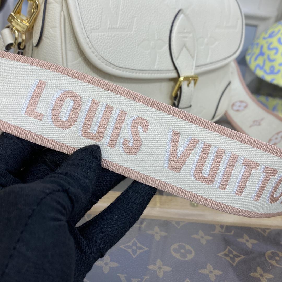 Louis Vuitton Diane (23 x 16 x 8.5cm)   M46388 - DopestKickz