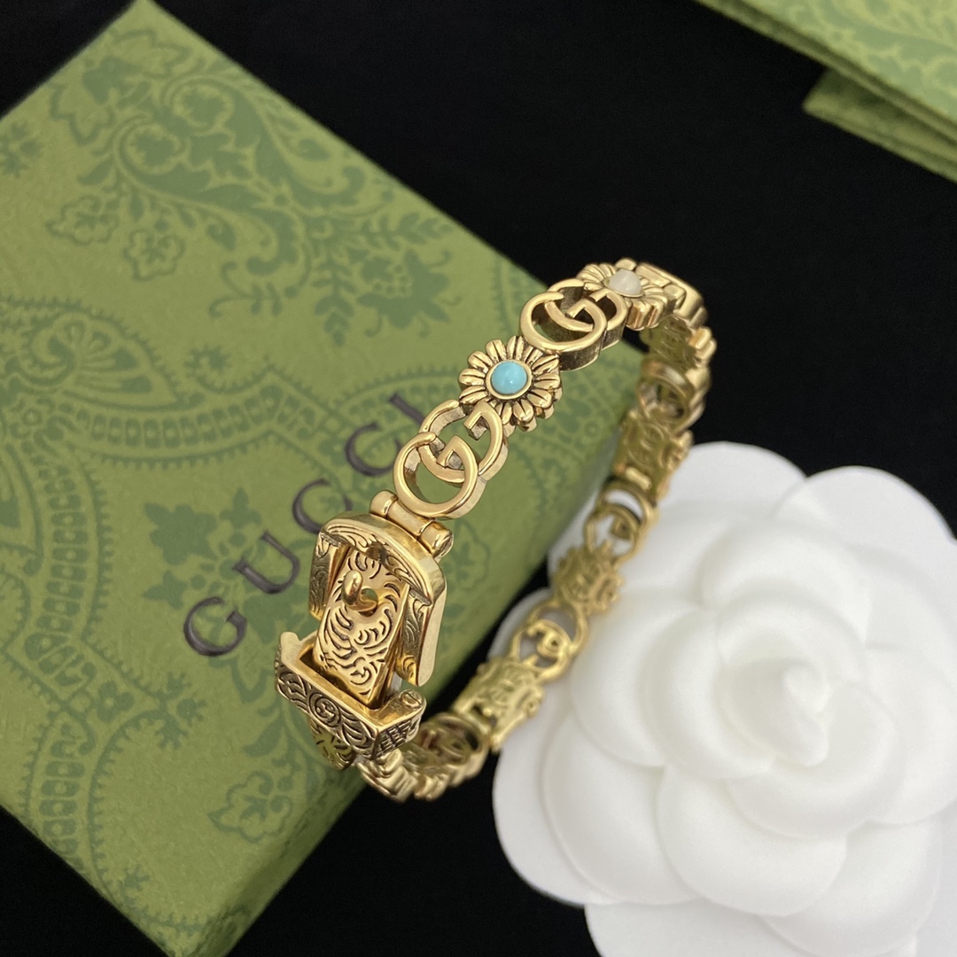 Gucci Double G Flower Bracelet - DopestKickz