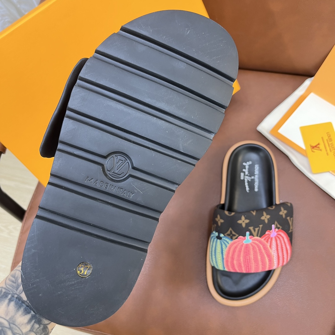 Louis Vuitton LV x YK Pool Pillow Flat Comfort Mule   1ABD8Y - DopestKickz