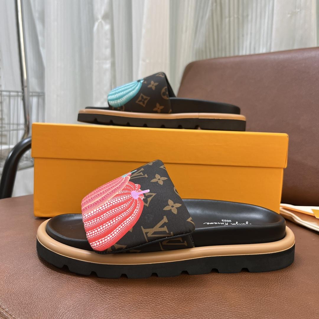 Louis Vuitton LV x YK Pool Pillow Flat Comfort Mule   1ABD8Y - DopestKickz