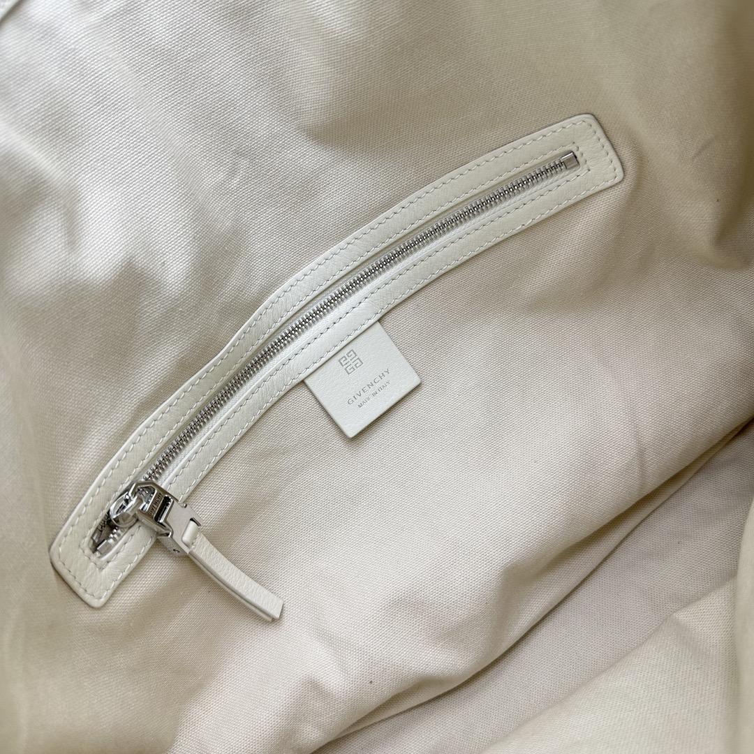 Givenchy Medium Voyou Bag In Leather(32-37-6.5cm) - DopestKickz