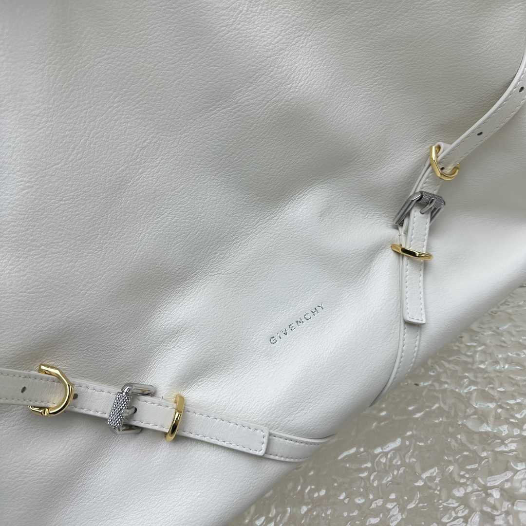 Givenchy Medium Voyou Bag In Leather(32-37-6.5cm) - DopestKickz