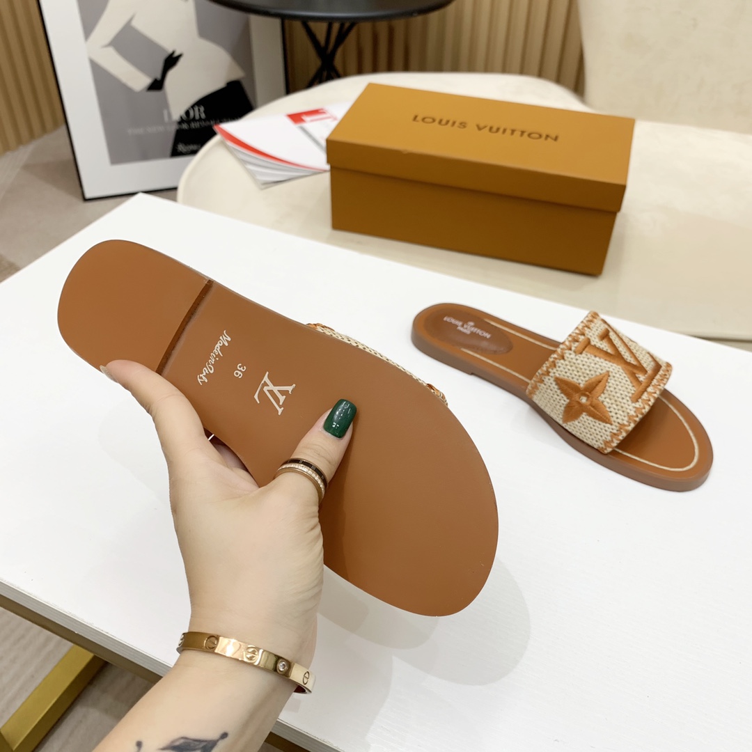 Louis Vuitton Lock It Flat Mule - DopestKickz