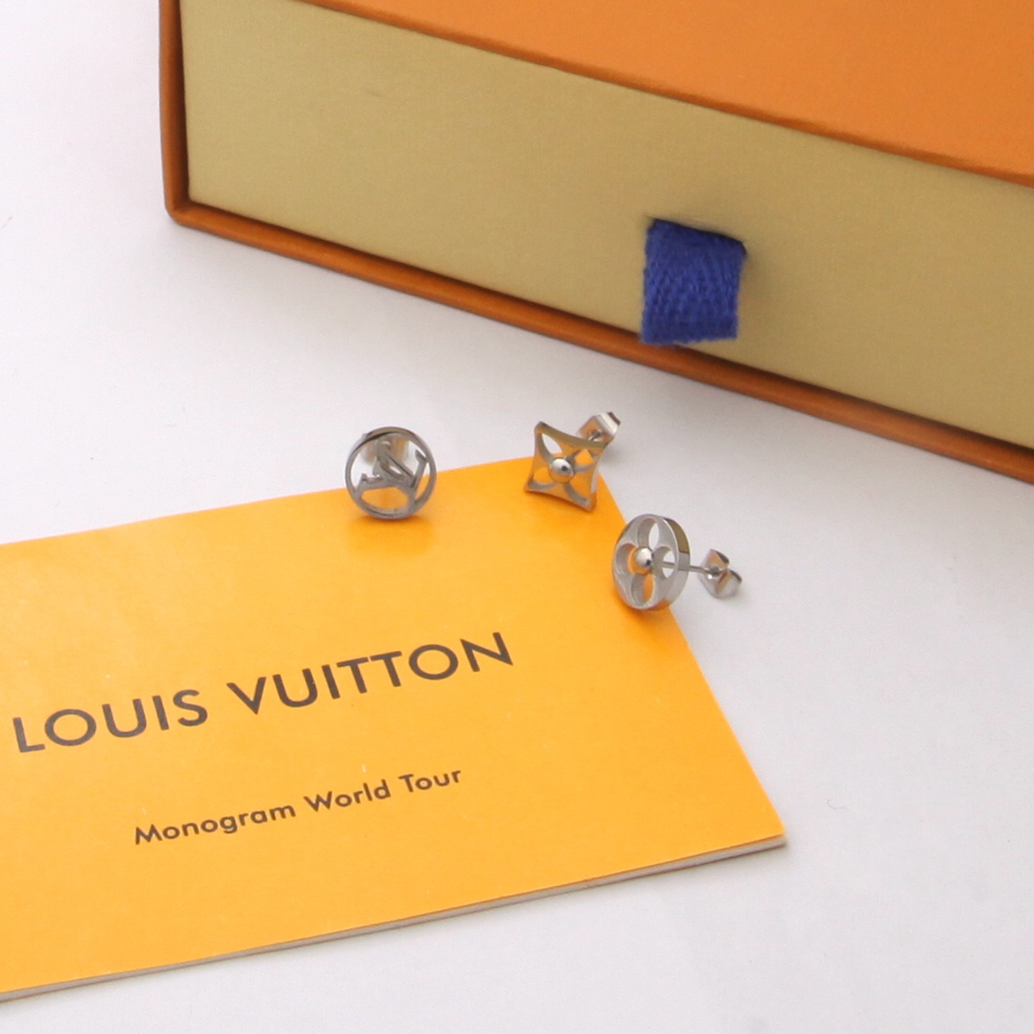 Louis Vuitton Crazy in Lock Earrings Set   M00395 - DopestKickz