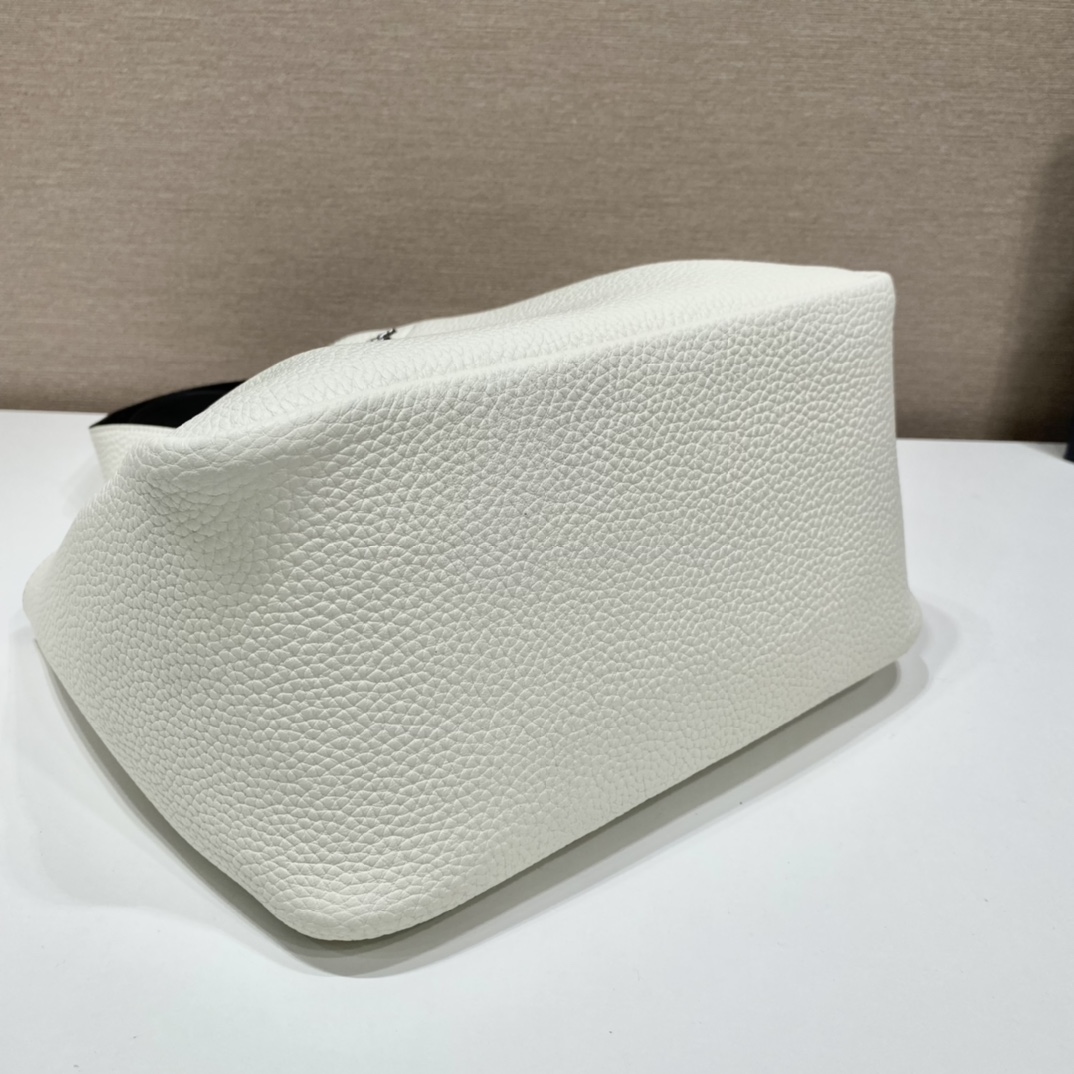 Prada Leather Tote - DopestKickz