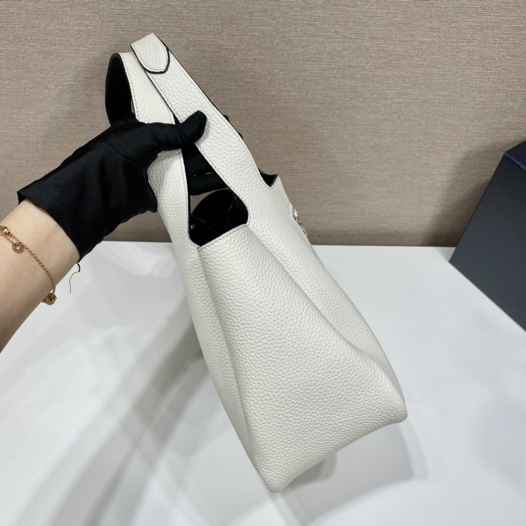 Prada Leather Tote - DopestKickz