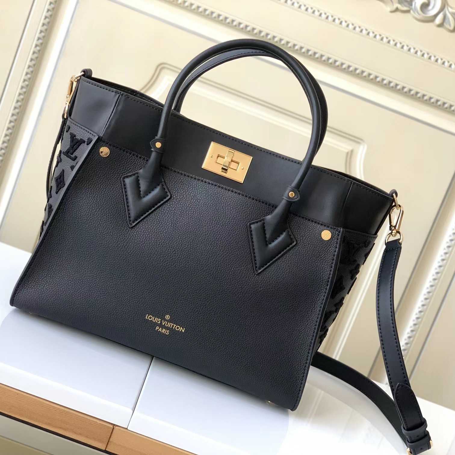 Louis Vuitton On My Side MM   M53826 - DopestKickz