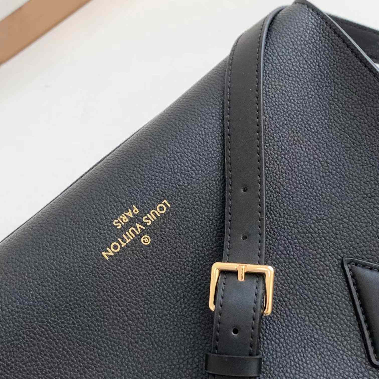 Louis Vuitton On My Side MM   M53826 - DopestKickz