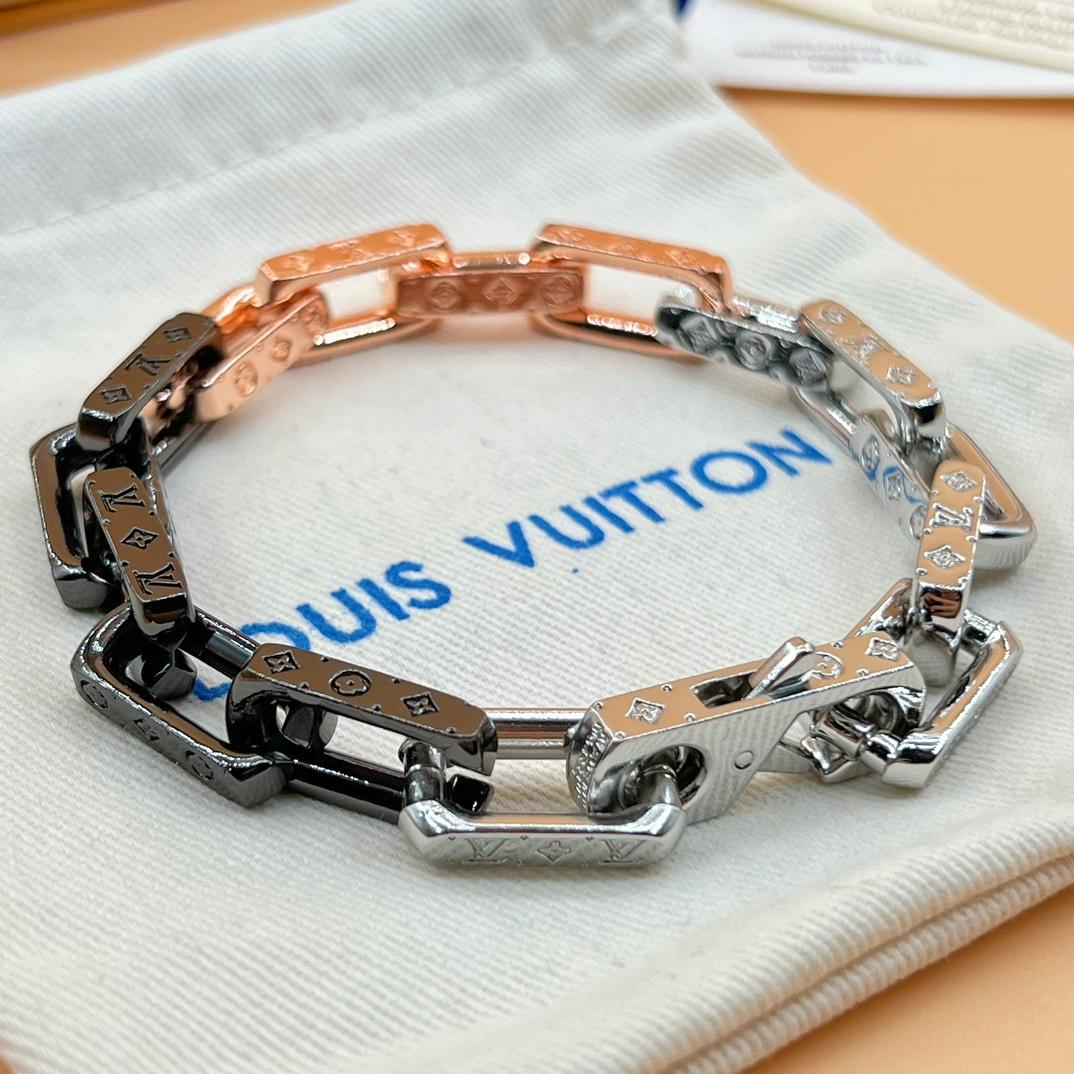 Louis Vuitton Monogram Chain Bracelet    M0998L - DopestKickz