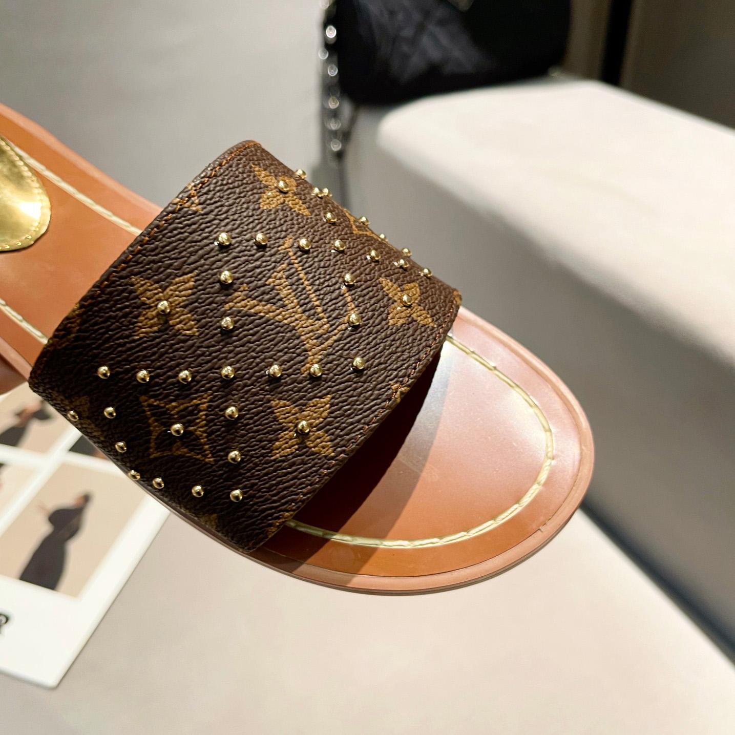 Louis Vuitton Lock It Flat Mule       1AAZYR - DopestKickz