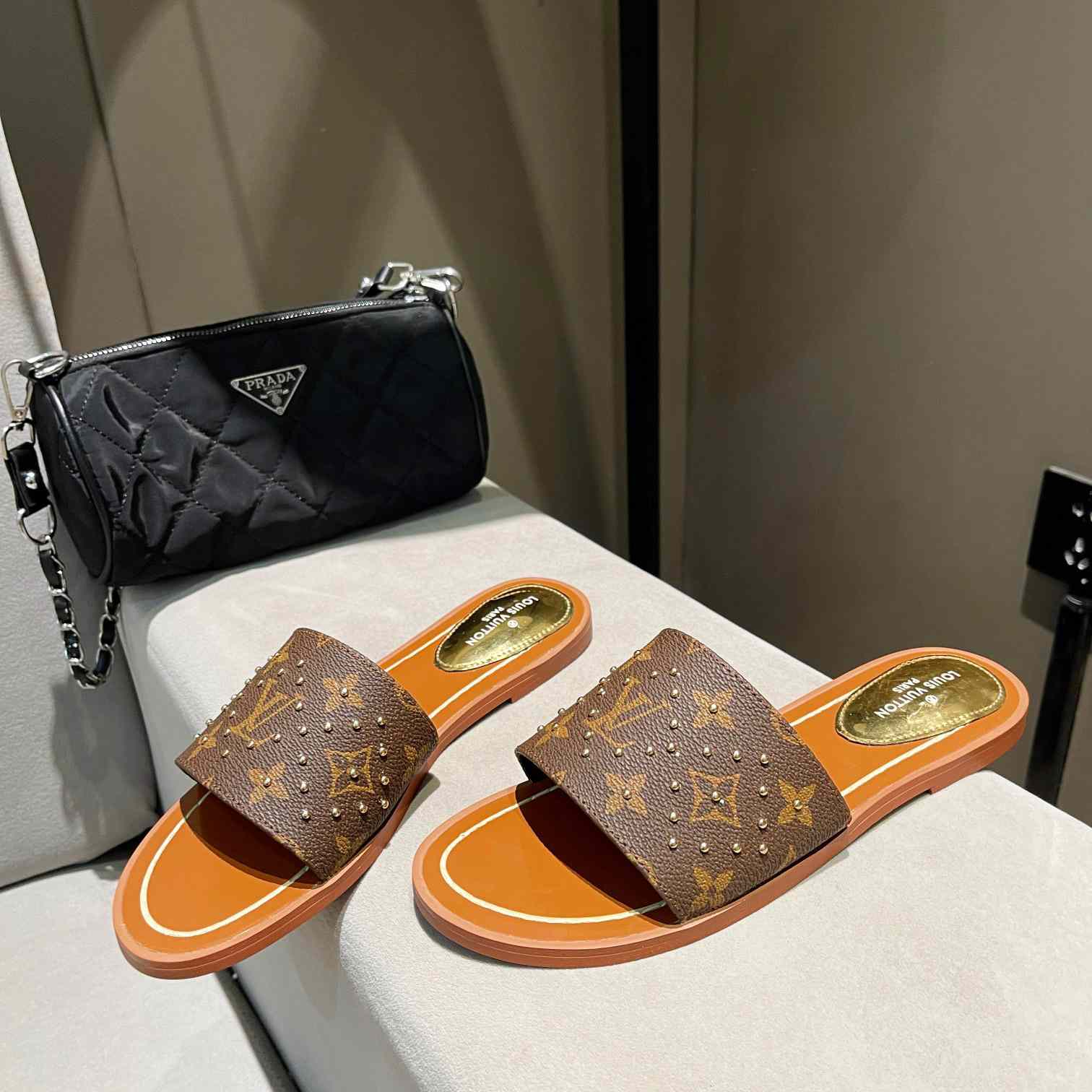 Louis Vuitton Lock It Flat Mule       1AAZYR - DopestKickz