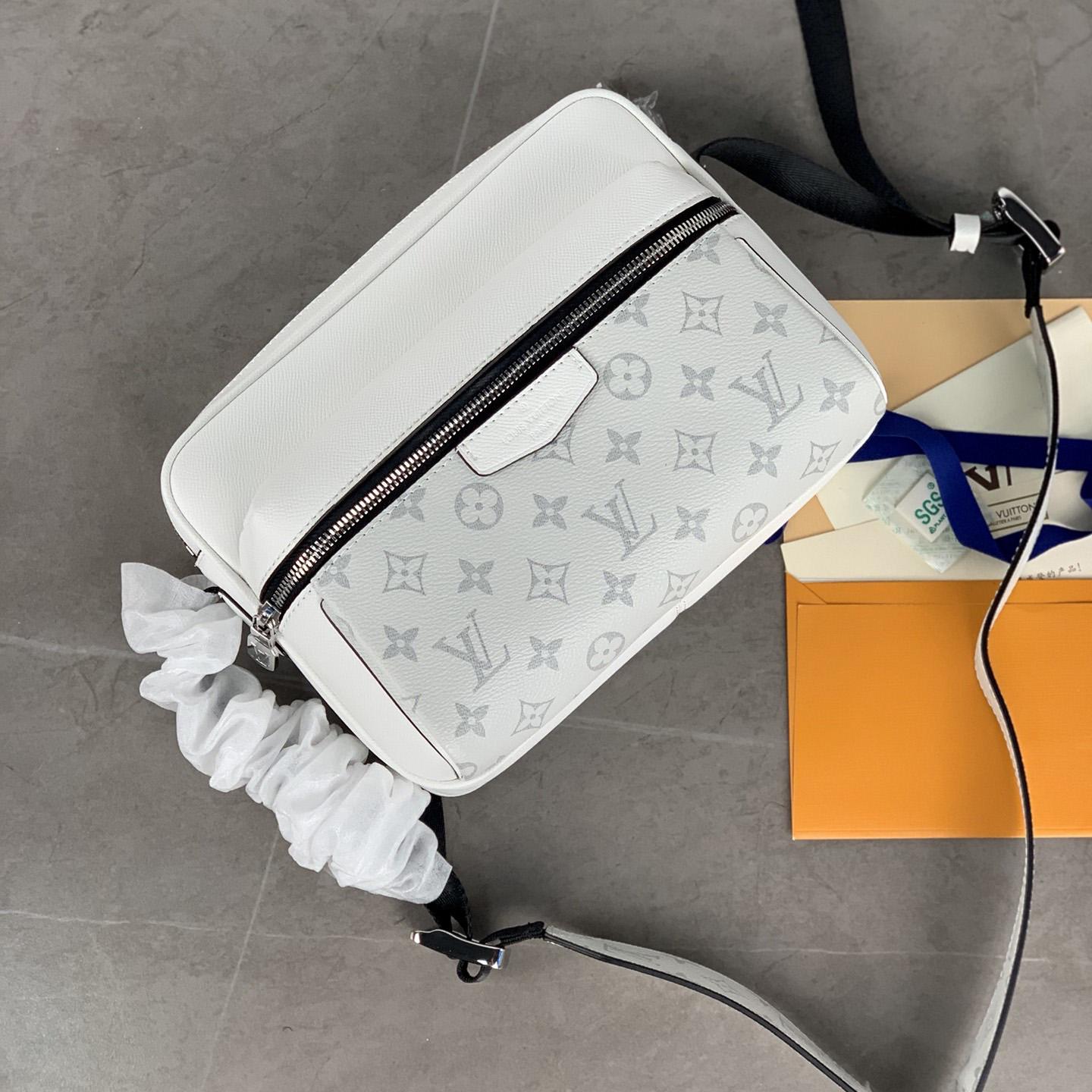  Louis Vuitton Outdoor Messenger(29.5-20-10.5cm)   M30243 - DopestKickz