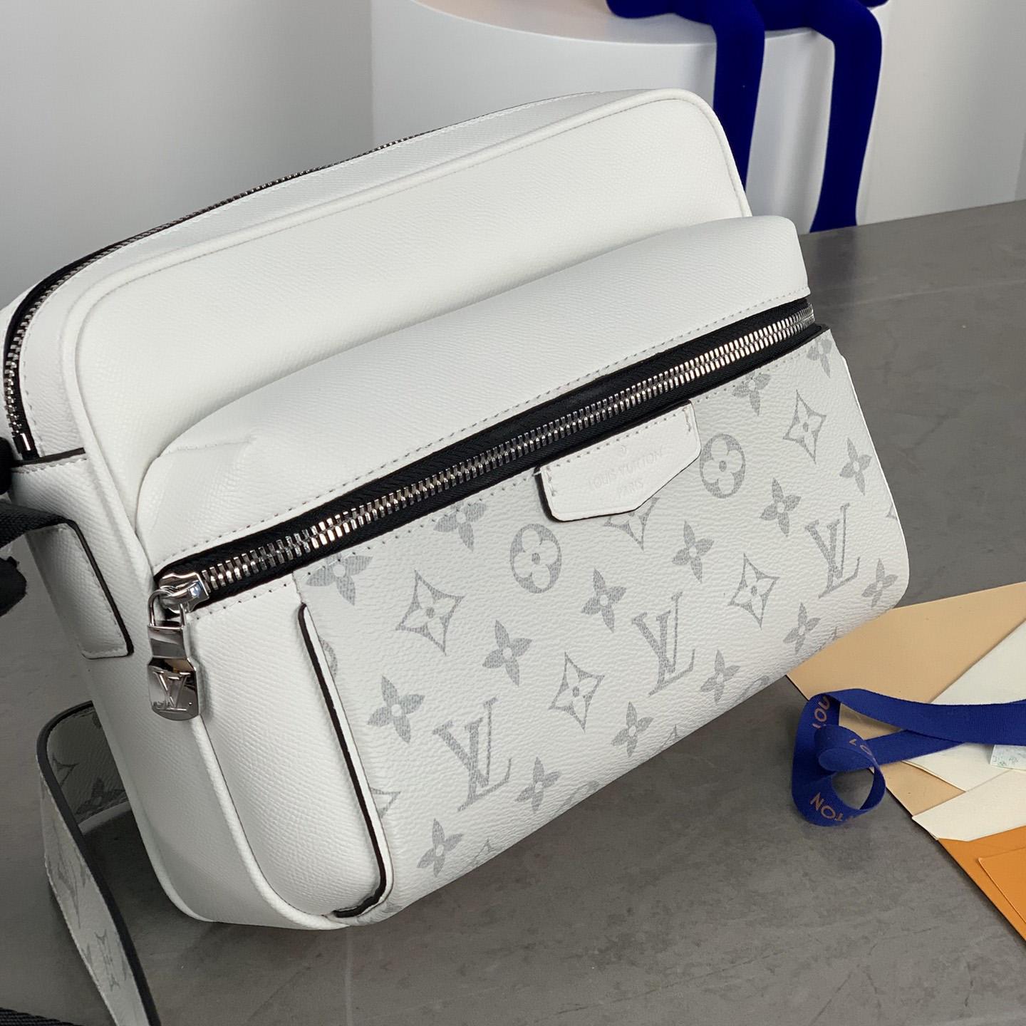  Louis Vuitton Outdoor Messenger(29.5-20-10.5cm)   M30243 - DopestKickz