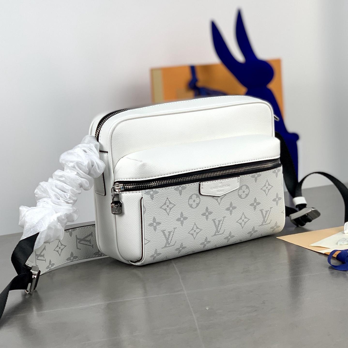  Louis Vuitton Outdoor Messenger(29.5-20-10.5cm)   M30243 - DopestKickz