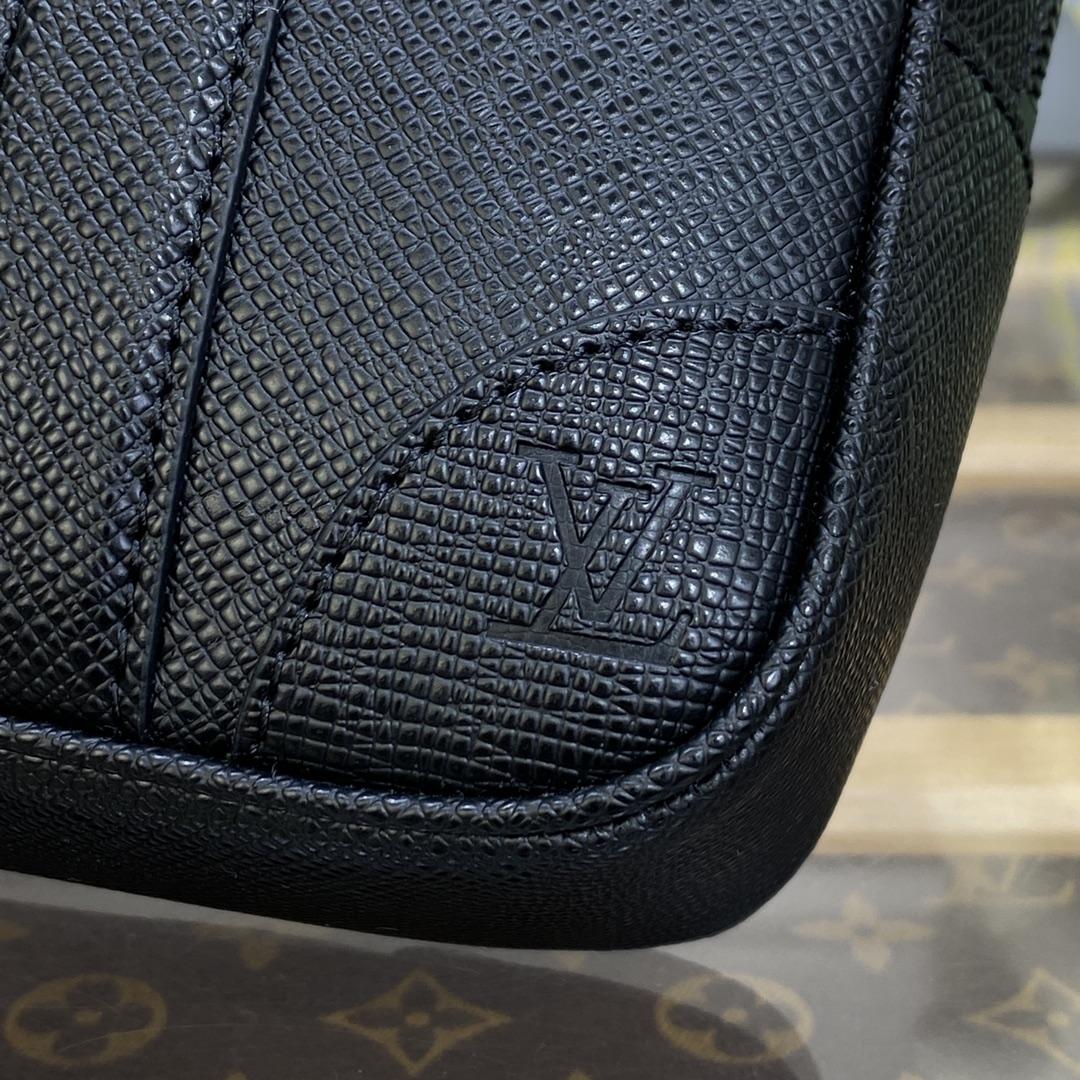 Louis Vuitton Pochette Kasai(25*15.5 *6.5cm)   M82078 - DopestKickz