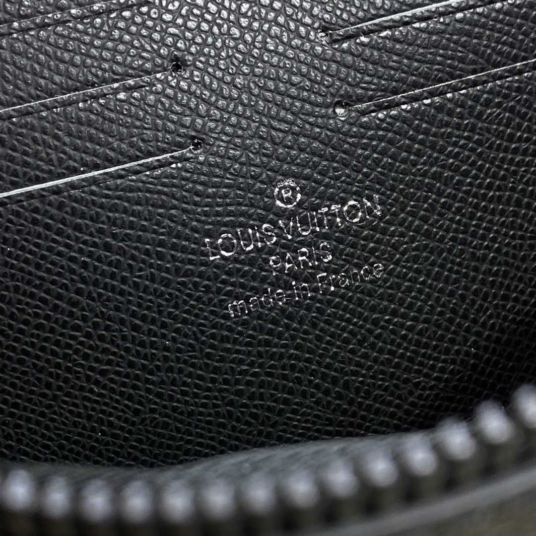 Louis Vuitton Pochette Kasai(25*15.5 *6.5cm)   M82078 - DopestKickz