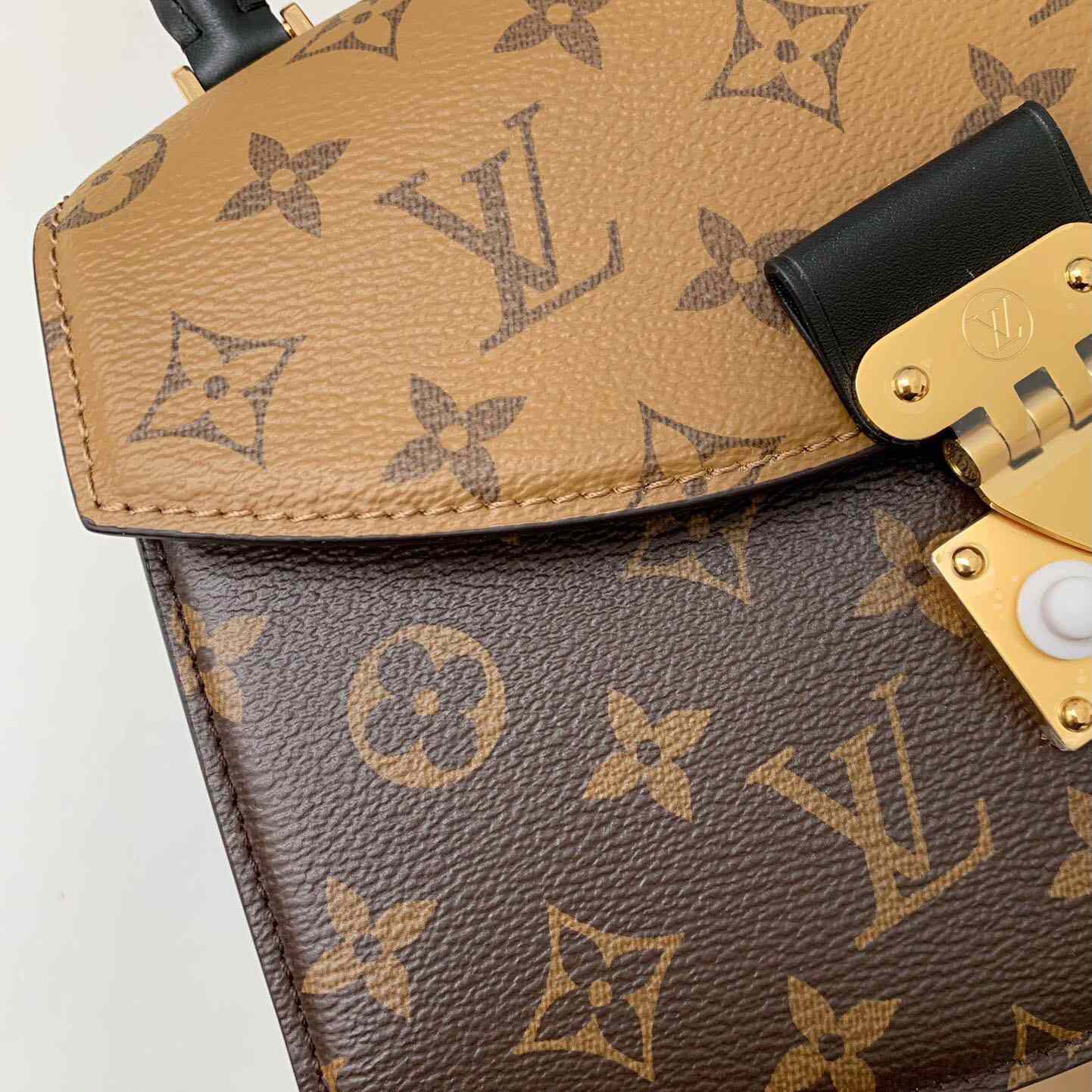 Louis Vuitton Tilsitt Handbag   M46548 - DopestKickz