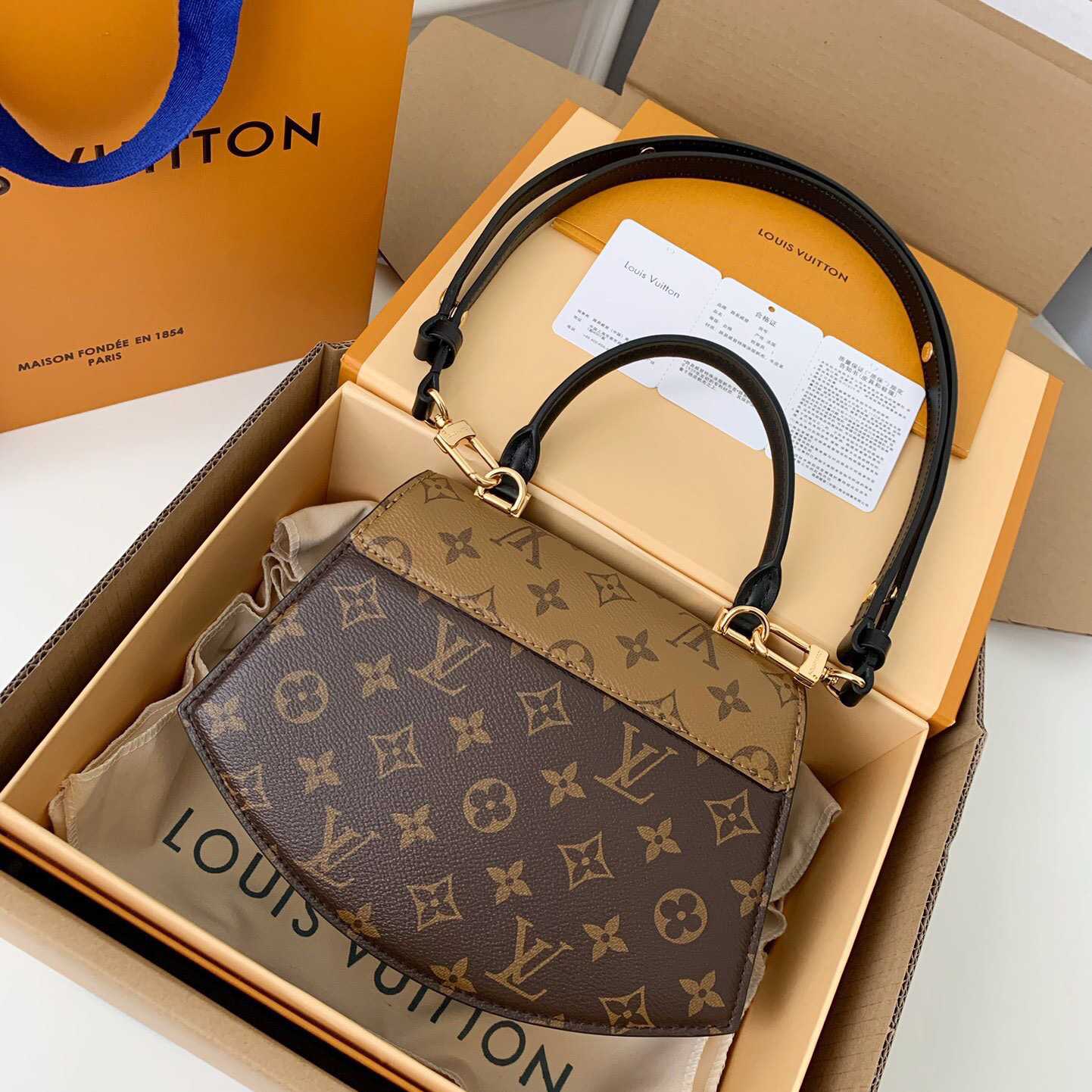 Louis Vuitton Tilsitt Handbag   M46548 - DopestKickz