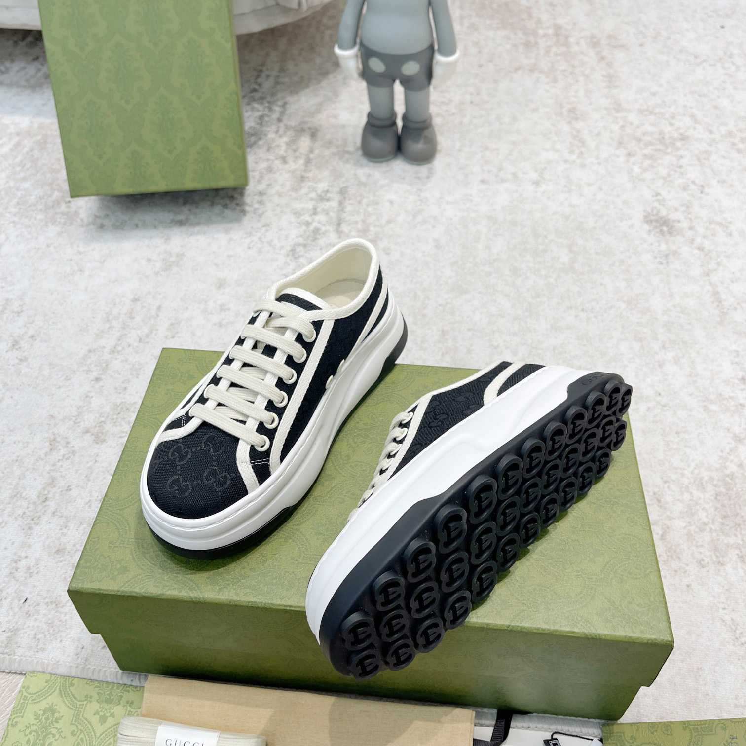 Gucci Women's GG Sneaker - DopestKickz