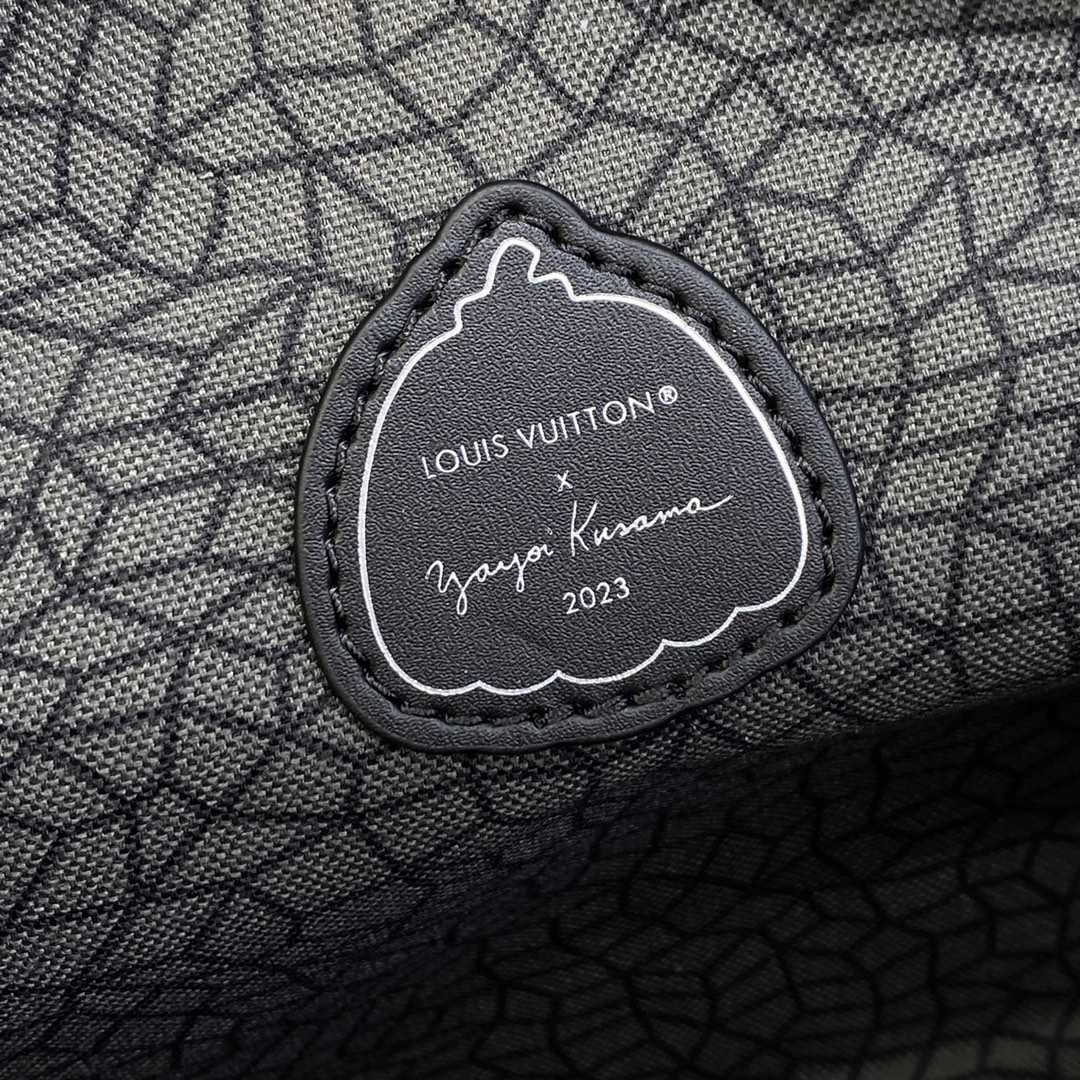 Louis Vuitton LV x YK Maxi Bumbag (47-20-9cm)   M46436 - DopestKickz
