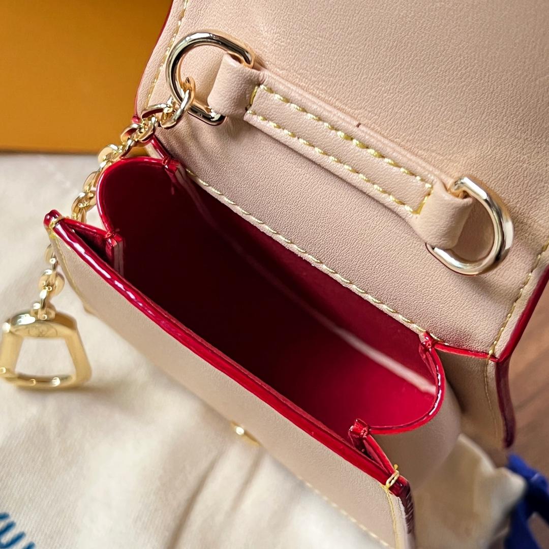 Louis Vuitton Key Bell XL   M22368 - DopestKickz