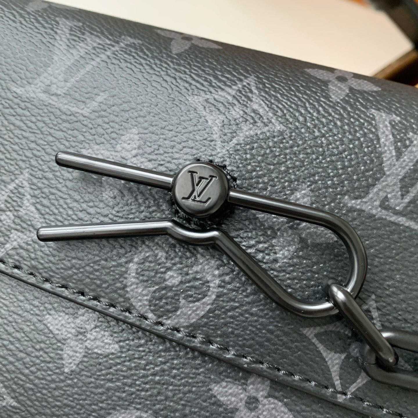 Louis Vuitton Steamer Wearable Wallet   M81783 - DopestKickz