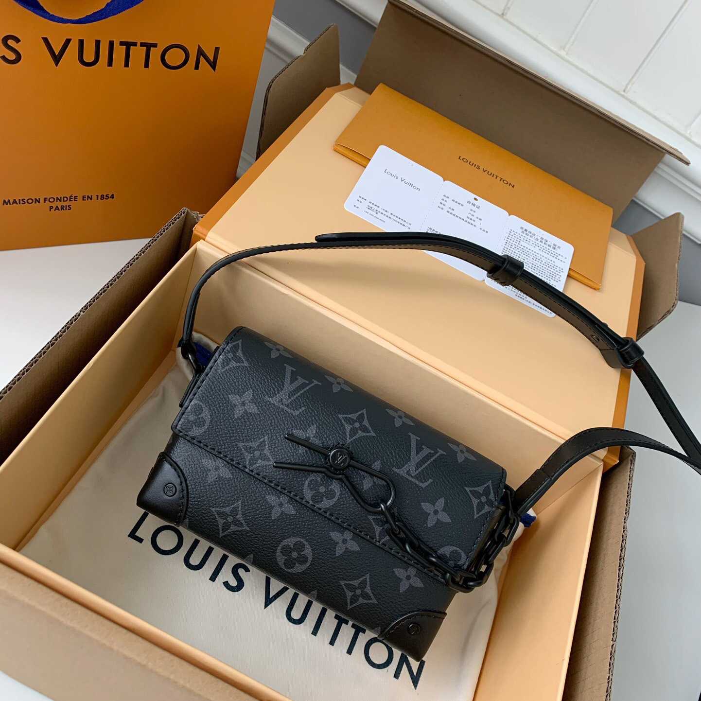 Louis Vuitton Steamer Wearable Wallet   M81783 - DopestKickz