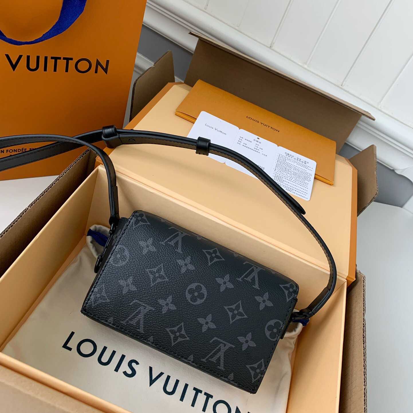 Louis Vuitton Steamer Wearable Wallet   M81783 - DopestKickz