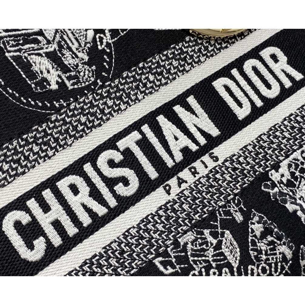 Dior Medium Lady D-lite Bag - DopestKickz