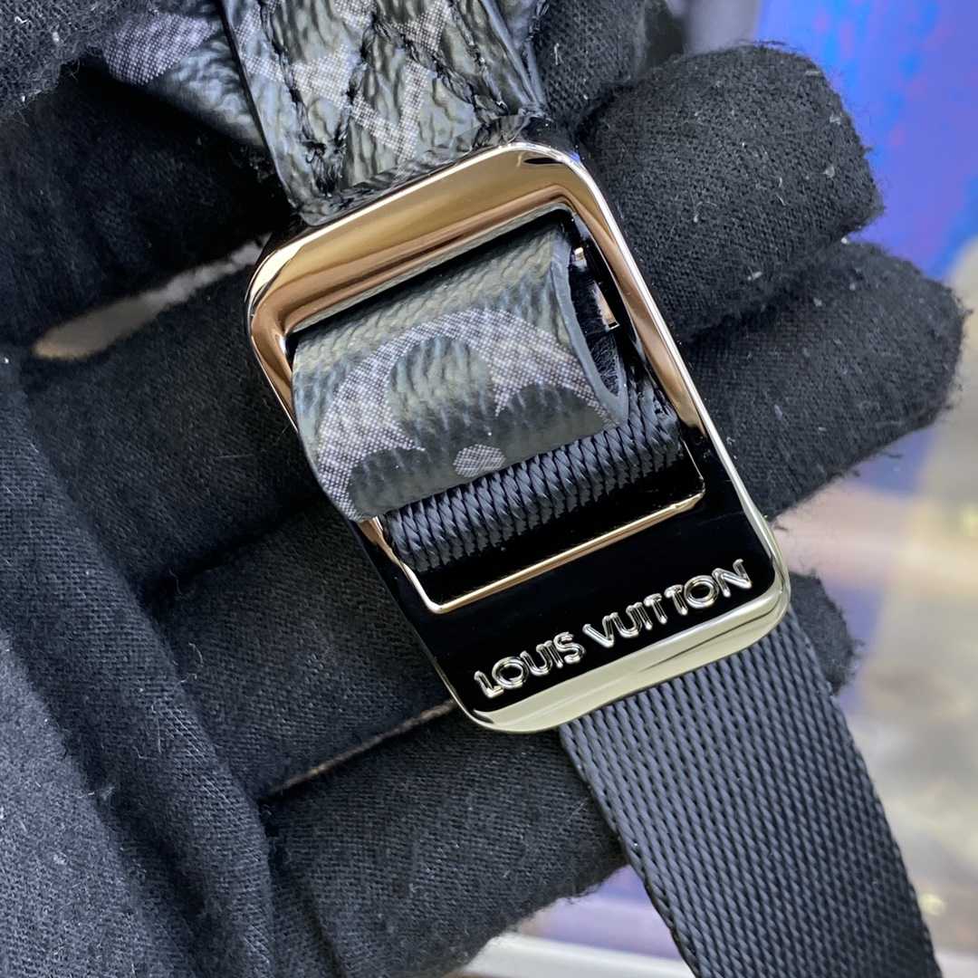 Louis Vuitton LV x YK Discovery Backpack (30*40*20cm)    M46440 - DopestKickz