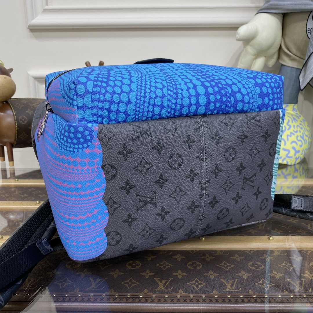 Louis Vuitton LV x YK Discovery Backpack (30*40*20cm)    M46440 - DopestKickz