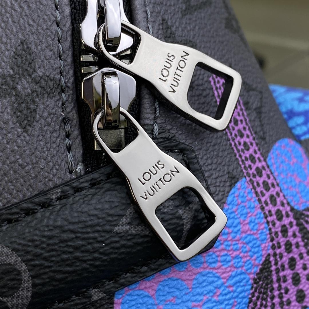 Louis Vuitton LV x YK Discovery Backpack (30*40*20cm)    M46440 - DopestKickz