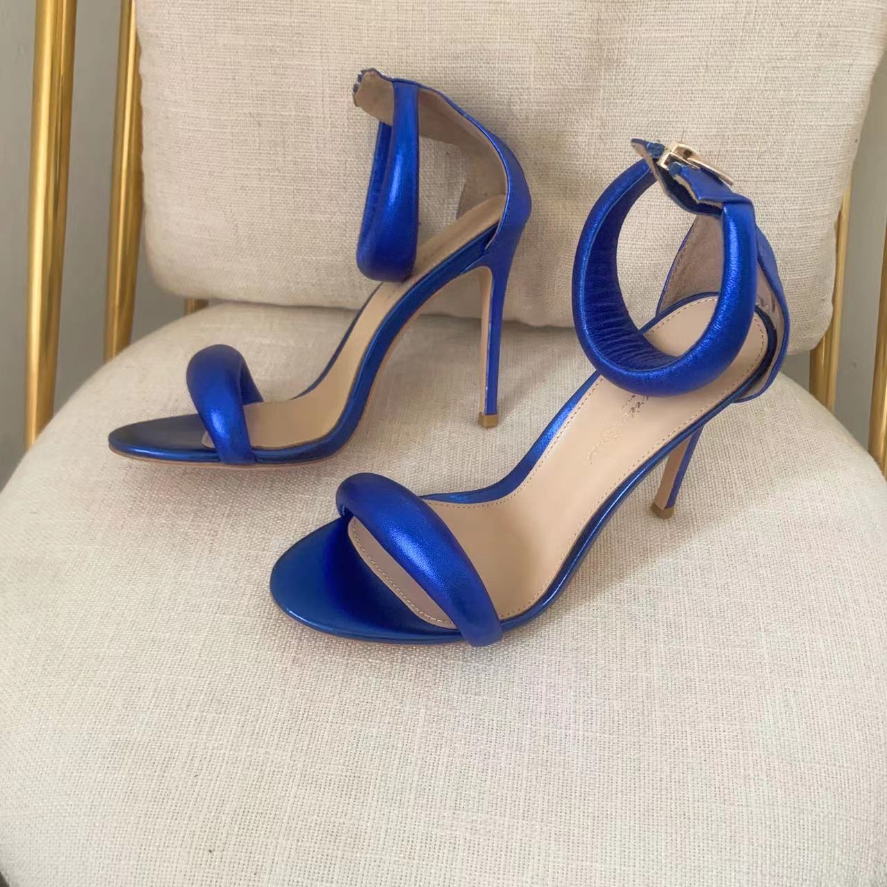 Gianvito Rossi Leather Bijoux Sandals - DopestKickz
