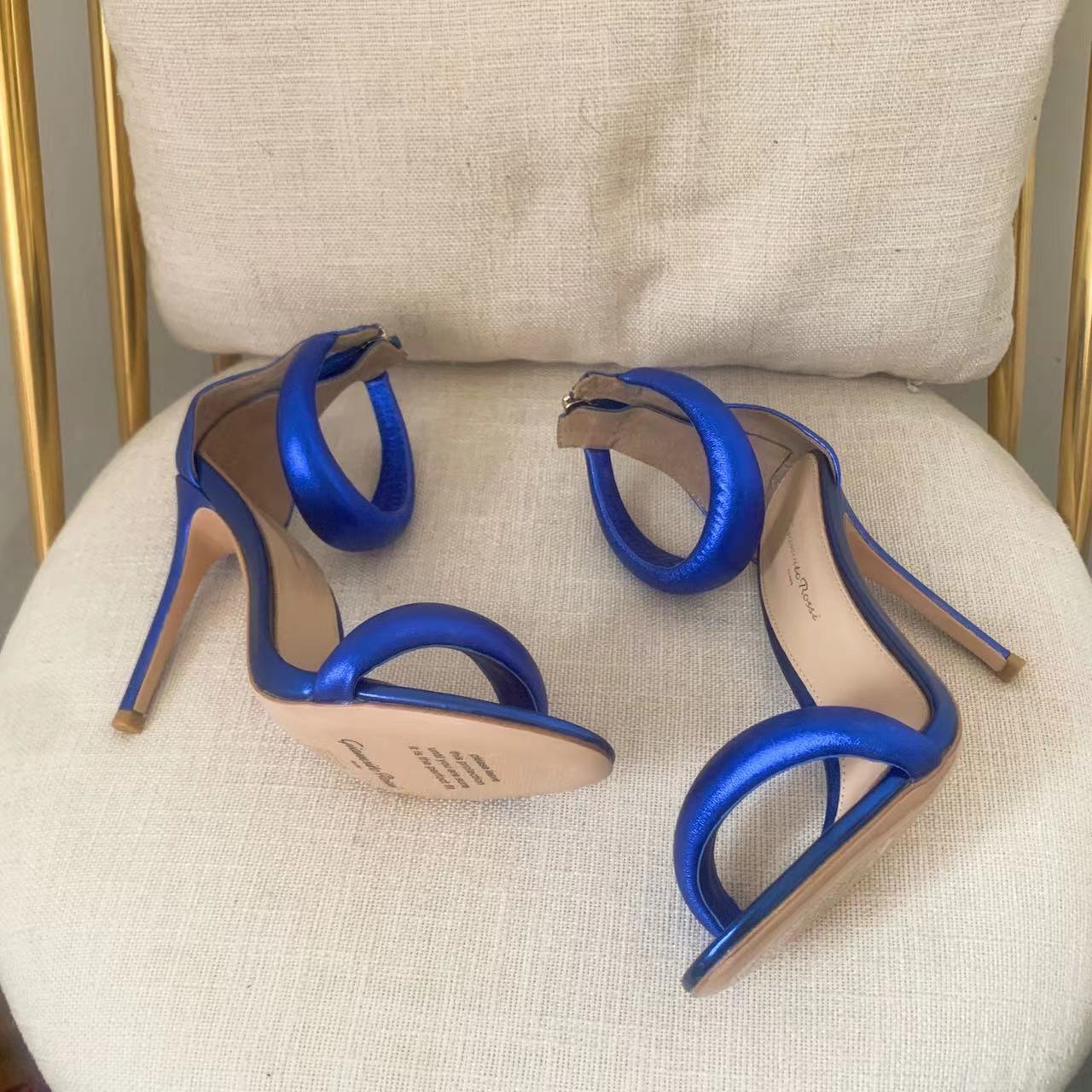 Gianvito Rossi Leather Bijoux Sandals - DopestKickz
