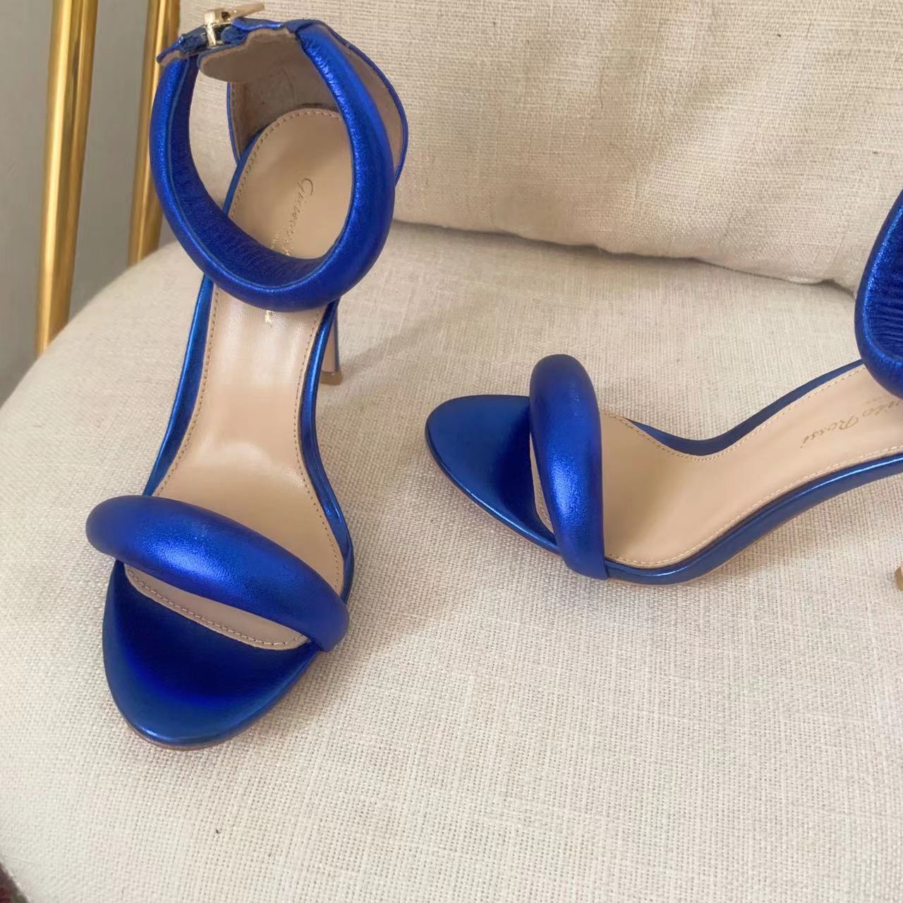 Gianvito Rossi Leather Bijoux Sandals - DopestKickz