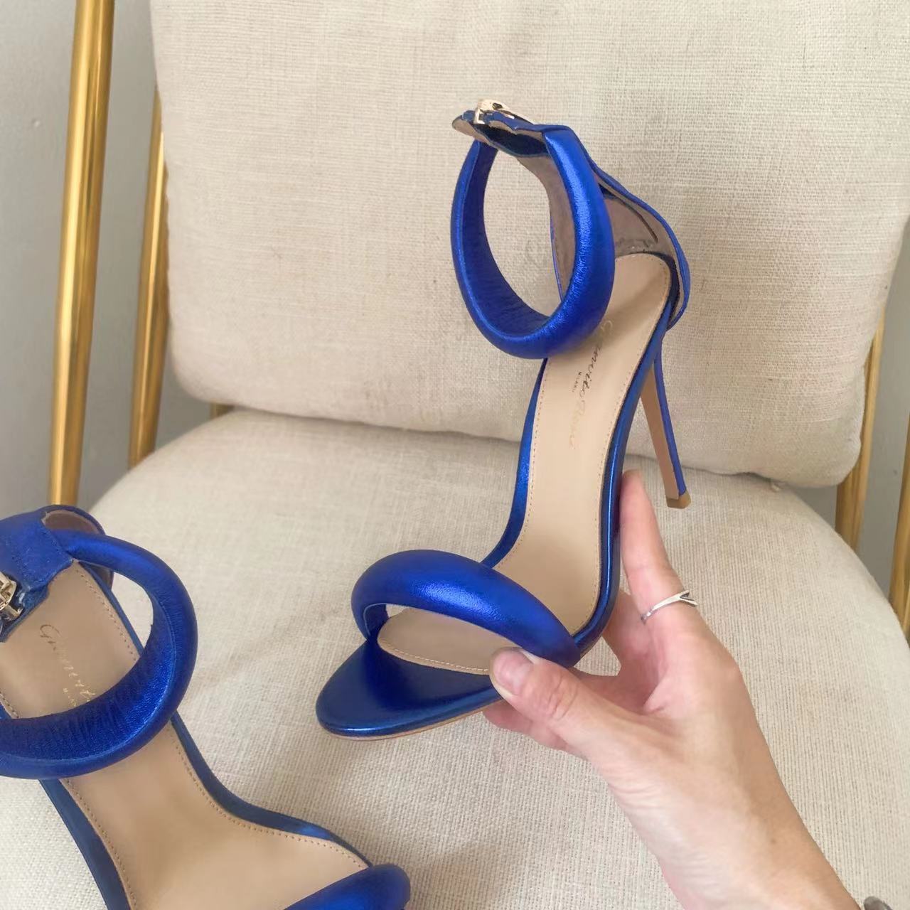 Gianvito Rossi Leather Bijoux Sandals - DopestKickz