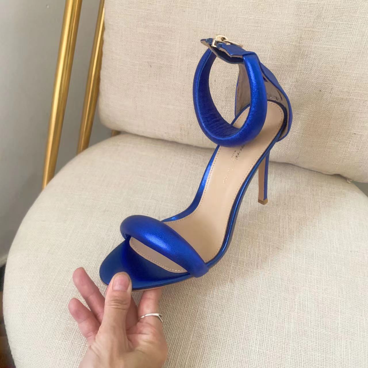 Gianvito Rossi Leather Bijoux Sandals - DopestKickz