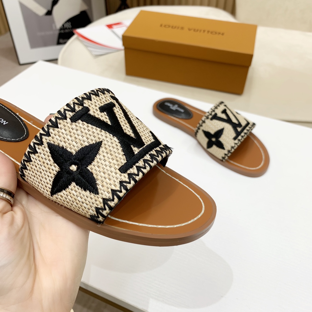 Louis Vuitton Lock It Flat Mule - DopestKickz