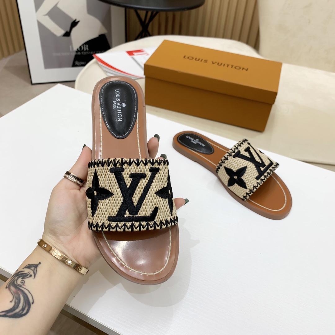 Louis Vuitton Lock It Flat Mule - DopestKickz